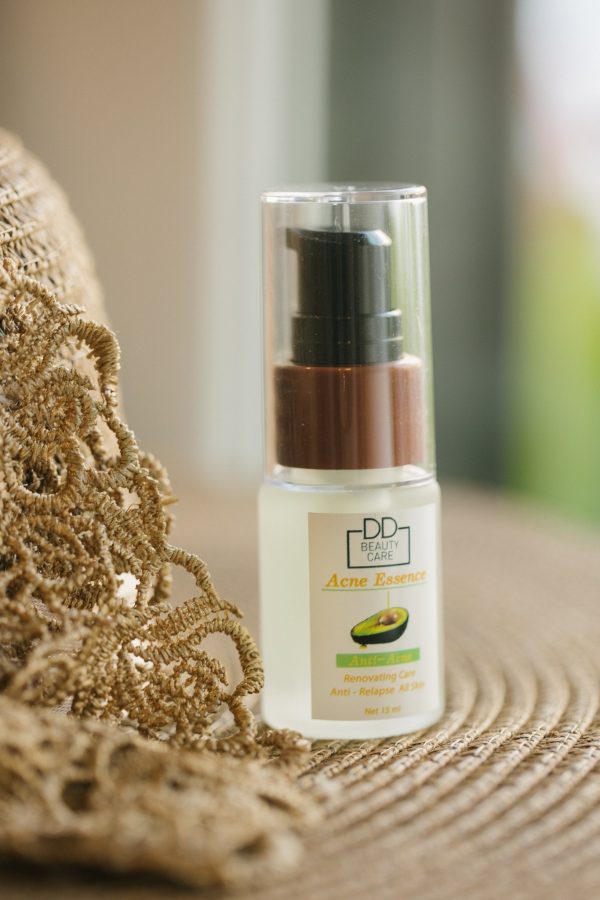 ACNE ESSENCE