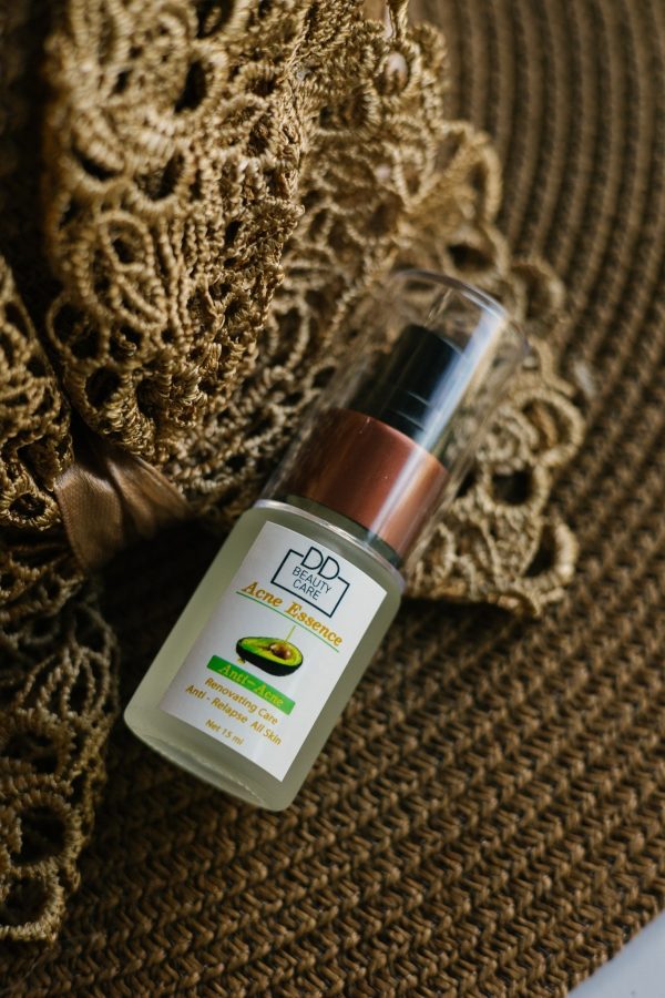 ACNE ESSENCE